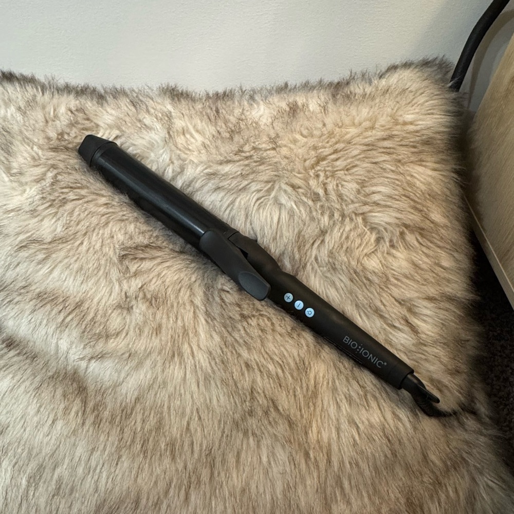 Bioionic 1.5” long barrel curling iron